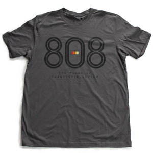 808 / The 80s drum machine—the heartbeat of dance music, hiphop, and EDM / a tribute — Short-Sleeve Unisex T-Shirt